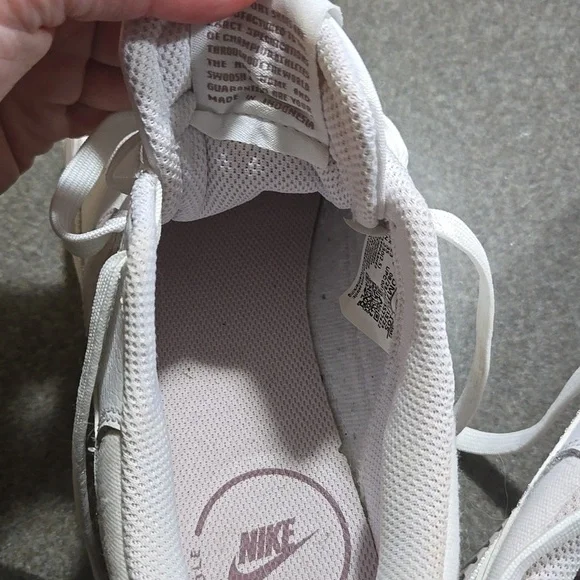 Nike White and Light Pink Casual Shoes - Picture 8 of 10